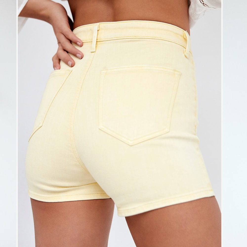 Brand New with Tags Aritzia Sunday Best Molly Short in “Butter Yellow”